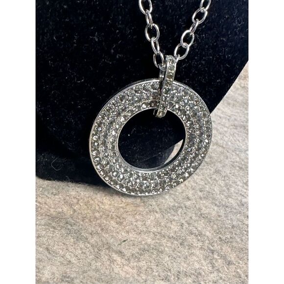 Stunning adjustable long  VINTAGE 90s statement Style Necklace Donut Silver tone - Picture 2 of 8